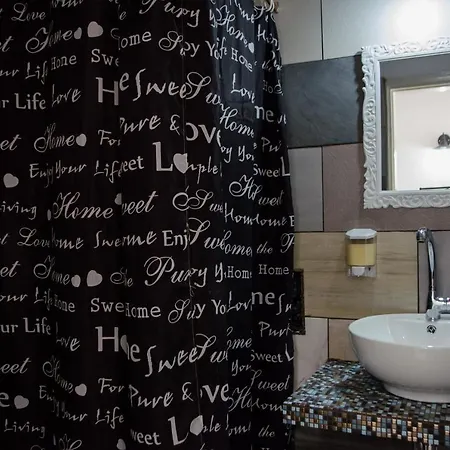 格兰德慕拉诺酒店 3* 费拉